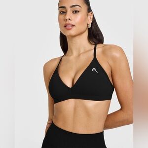 Oner Active EASYLIFT™ ULTRA MINIMAL V NECK BRALETTE WITH WHITE LOGO in size s